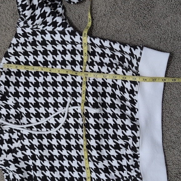 Aqua x Scout the City Houndstooth Black and White Semi Cropped Hoodie XS - Picture 8 of 8